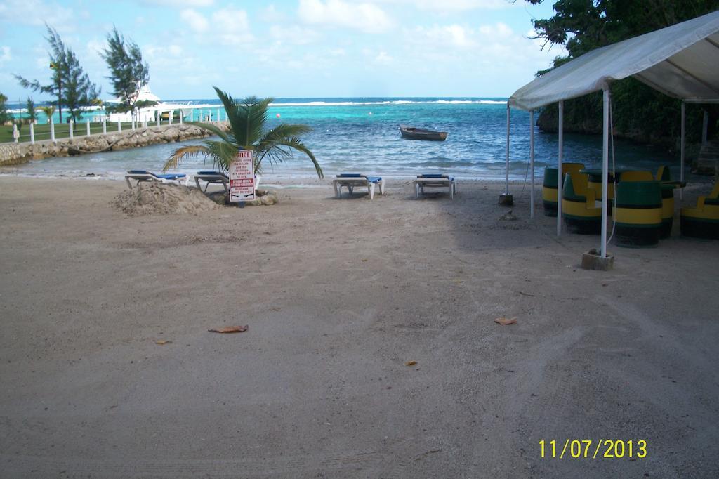 Tina'S Guest House Ocho Rios Buitenkant foto