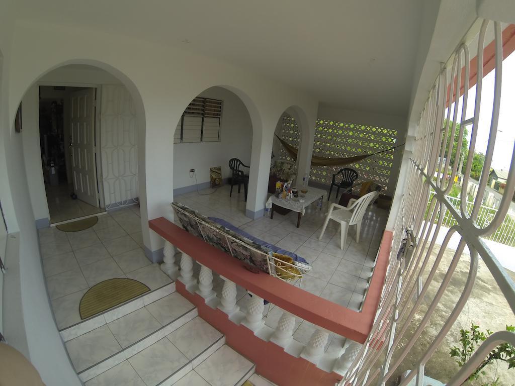 Tina'S Guest House Ocho Rios Kamer foto